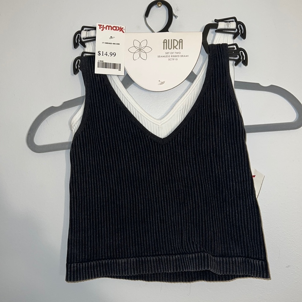 2 pack cropped tanks size S/M